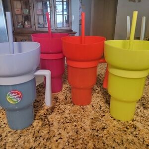 Color changing snack cups